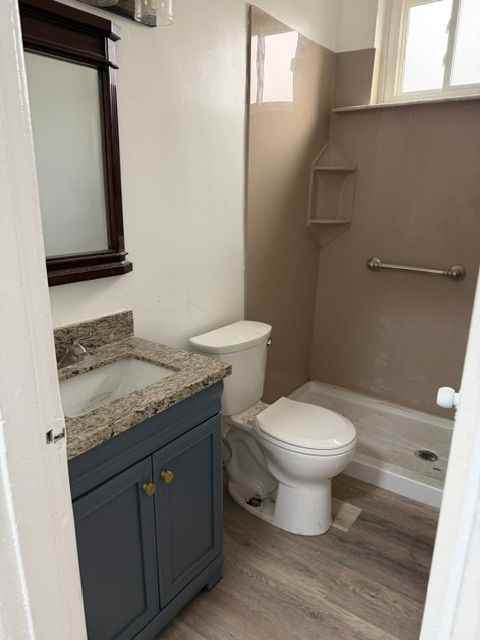 142 Robinson St - Photo 6 of 10