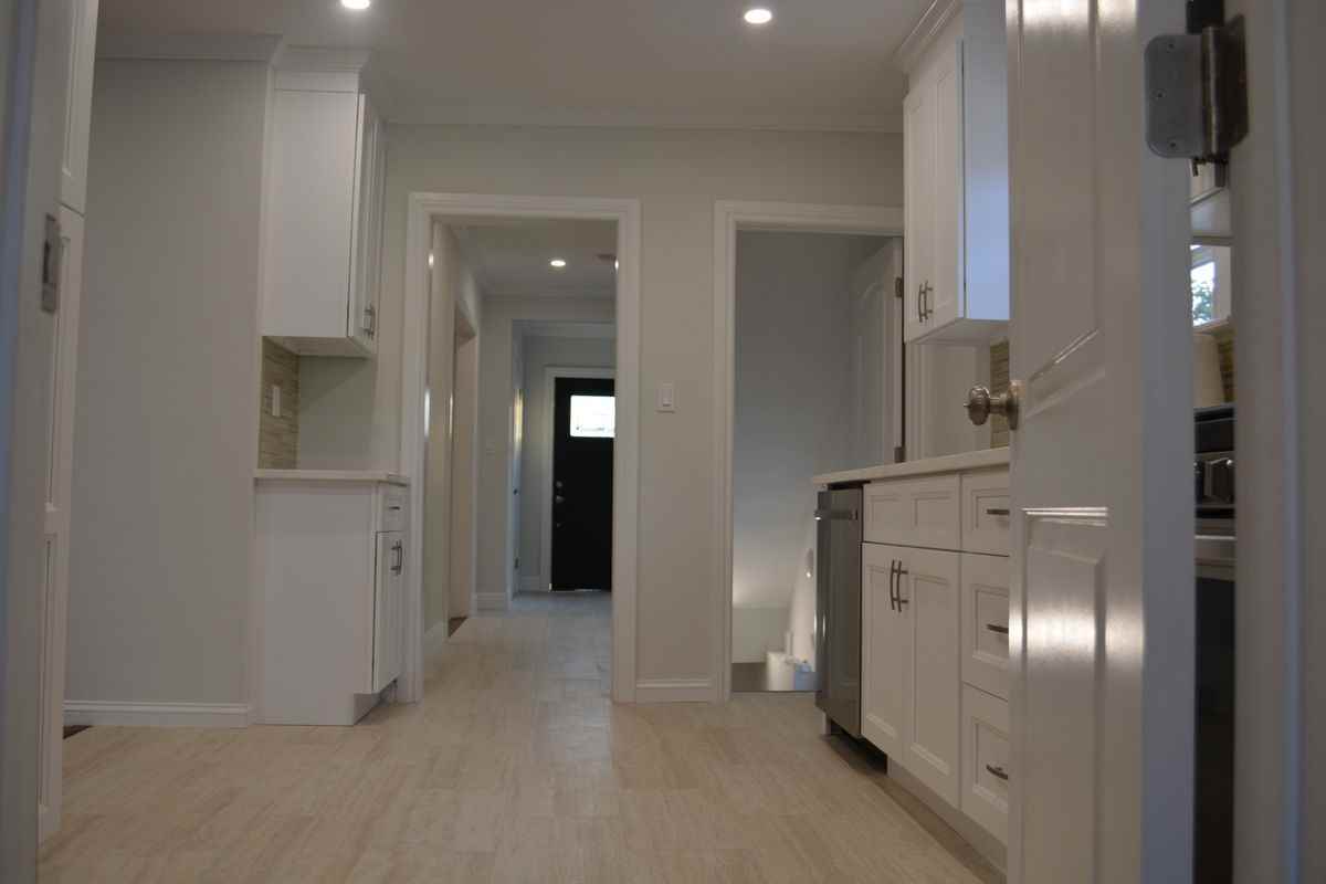 310 Columbus Pkwy - Photo 4 of 6