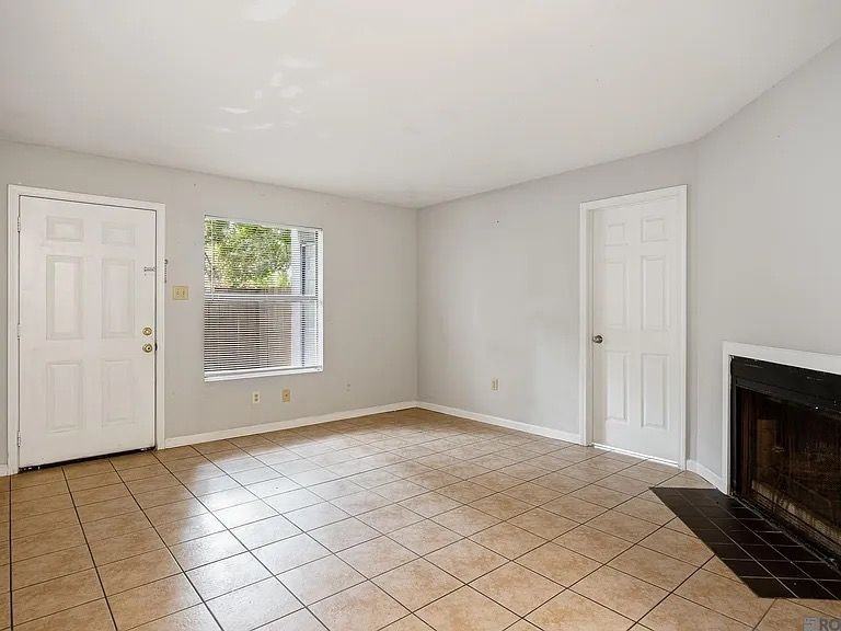 844 Hammond Manor Dr - Photo 3 of 9