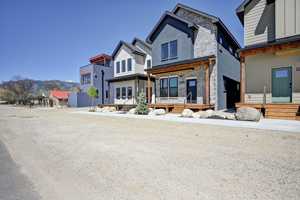 featured image of 426 Pinon St
