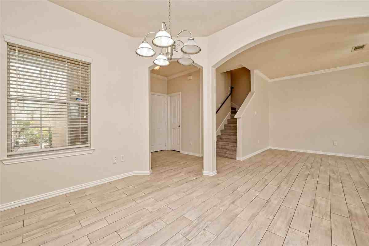 5015 Dartmoor Ridge Trl - Photo 7 of 31