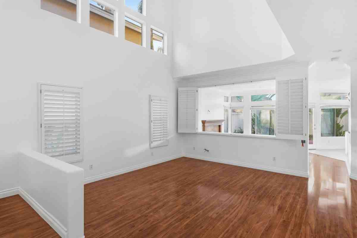 8261 E Alpine Ct - Photo 2 of 34