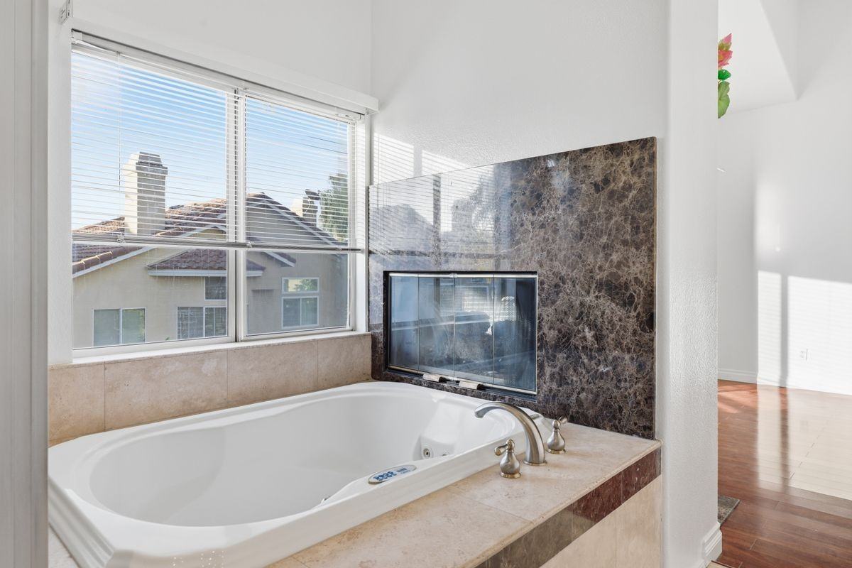 8261 E Alpine Ct - Photo 7 of 34