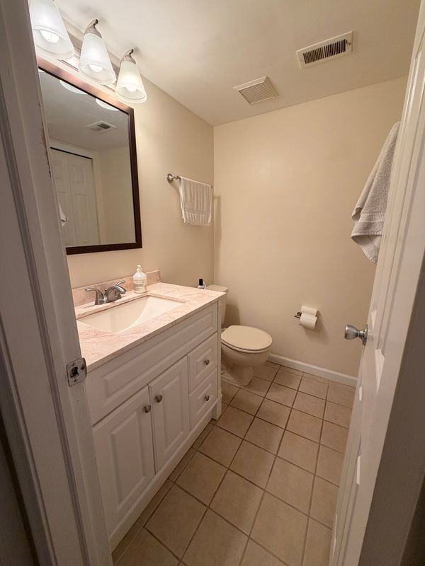 1015 Hopkins Ct - Photo 4 of 8