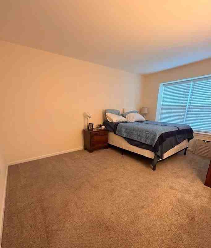 1015 Hopkins Ct - Photo 5 of 8
