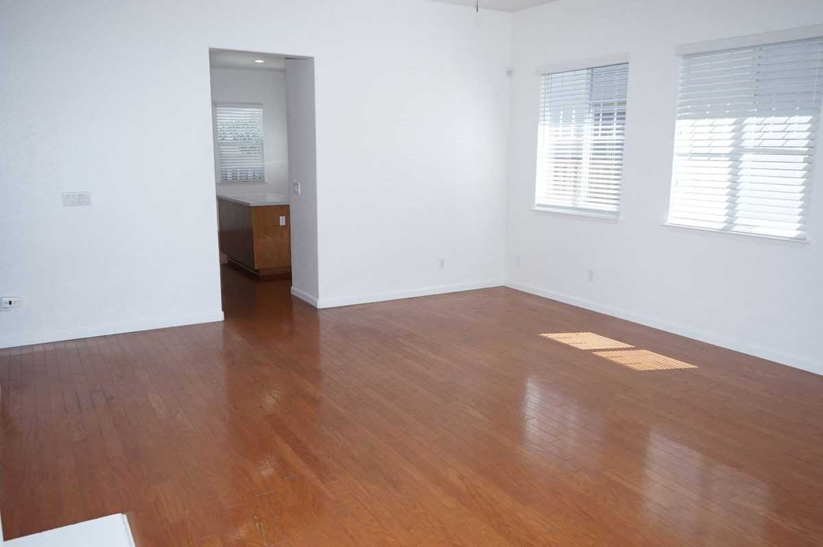 467 E Legacy Dr - Photo 5 of 25