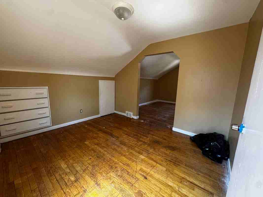 11492 College St - Photo 3 of 5