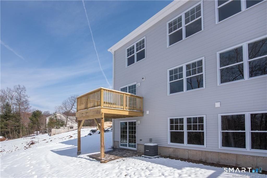28 Woodside Dr - Photo 3 of 19