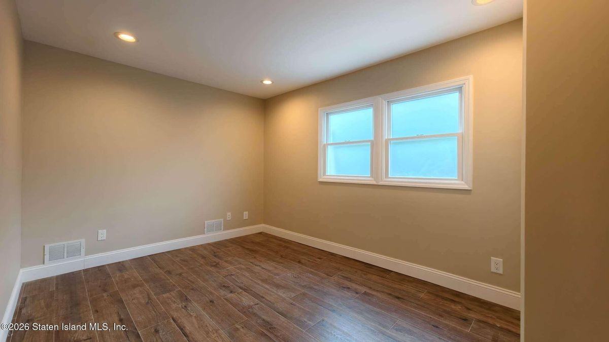 75 Ionia Ave ##1 - Photo 4 of 6