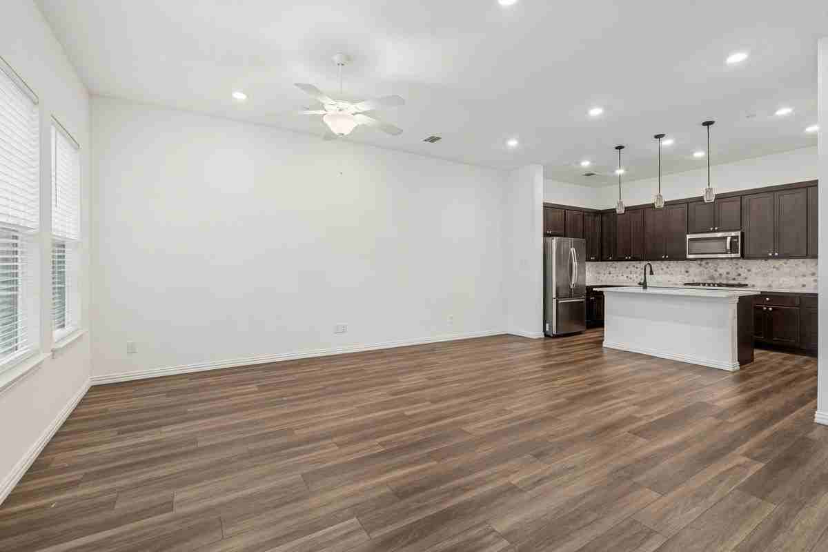2215 Adena Springs Dr - Photo 7 of 26