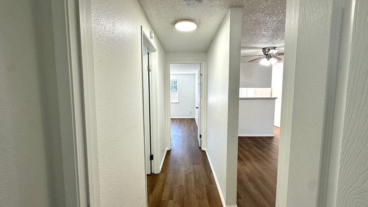 Clearwater Ridge Apartments - Photo 3 of 27