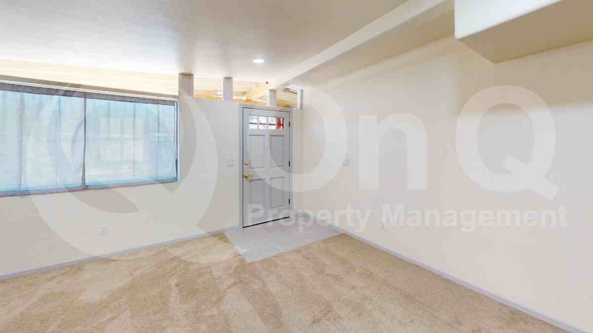 2526 E Allen Rd - Photo 7 of 24