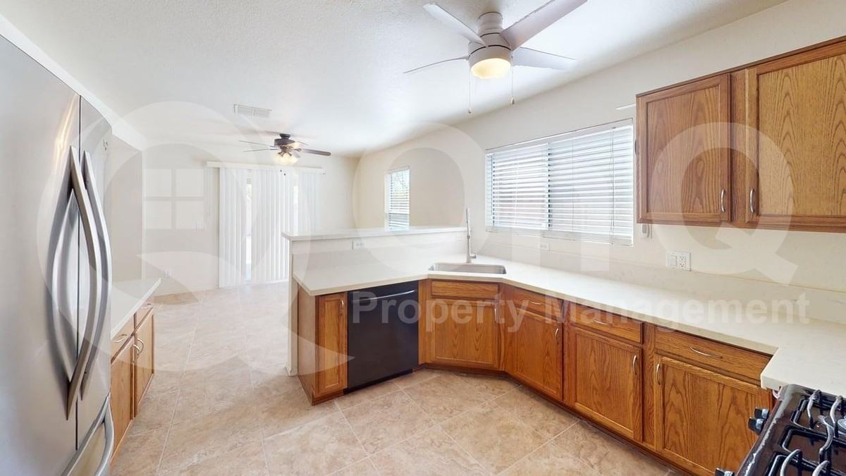 6147 S Earp Wash Ln - Photo 4 of 23