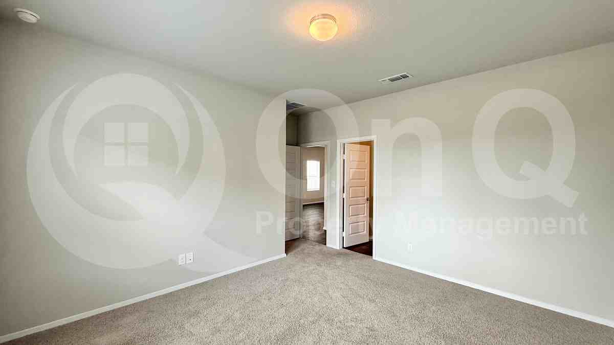 2501 Totley Rd - Photo 6 of 19