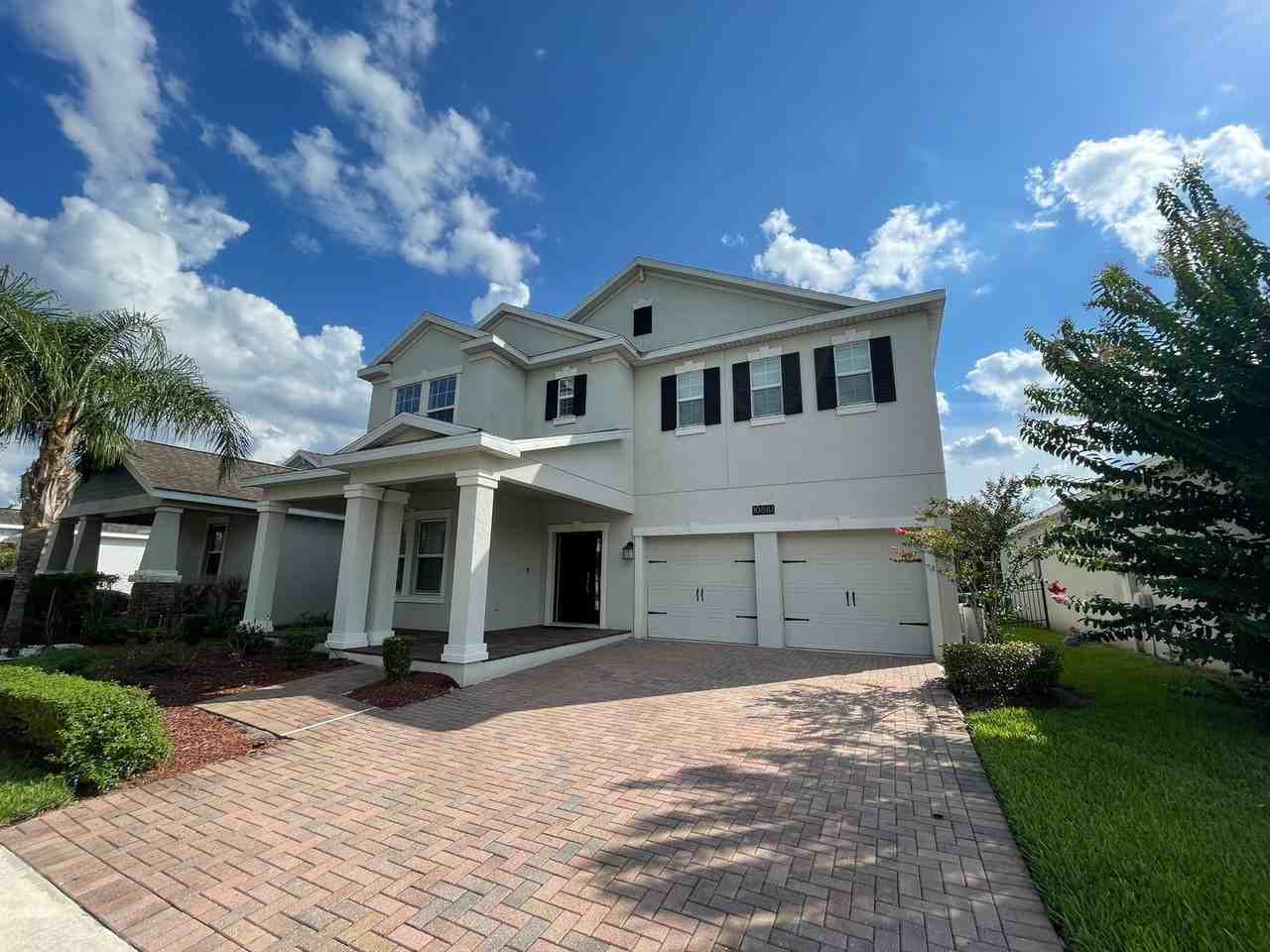 10881 Longleaf Woods Dr - Photo 2 of 33