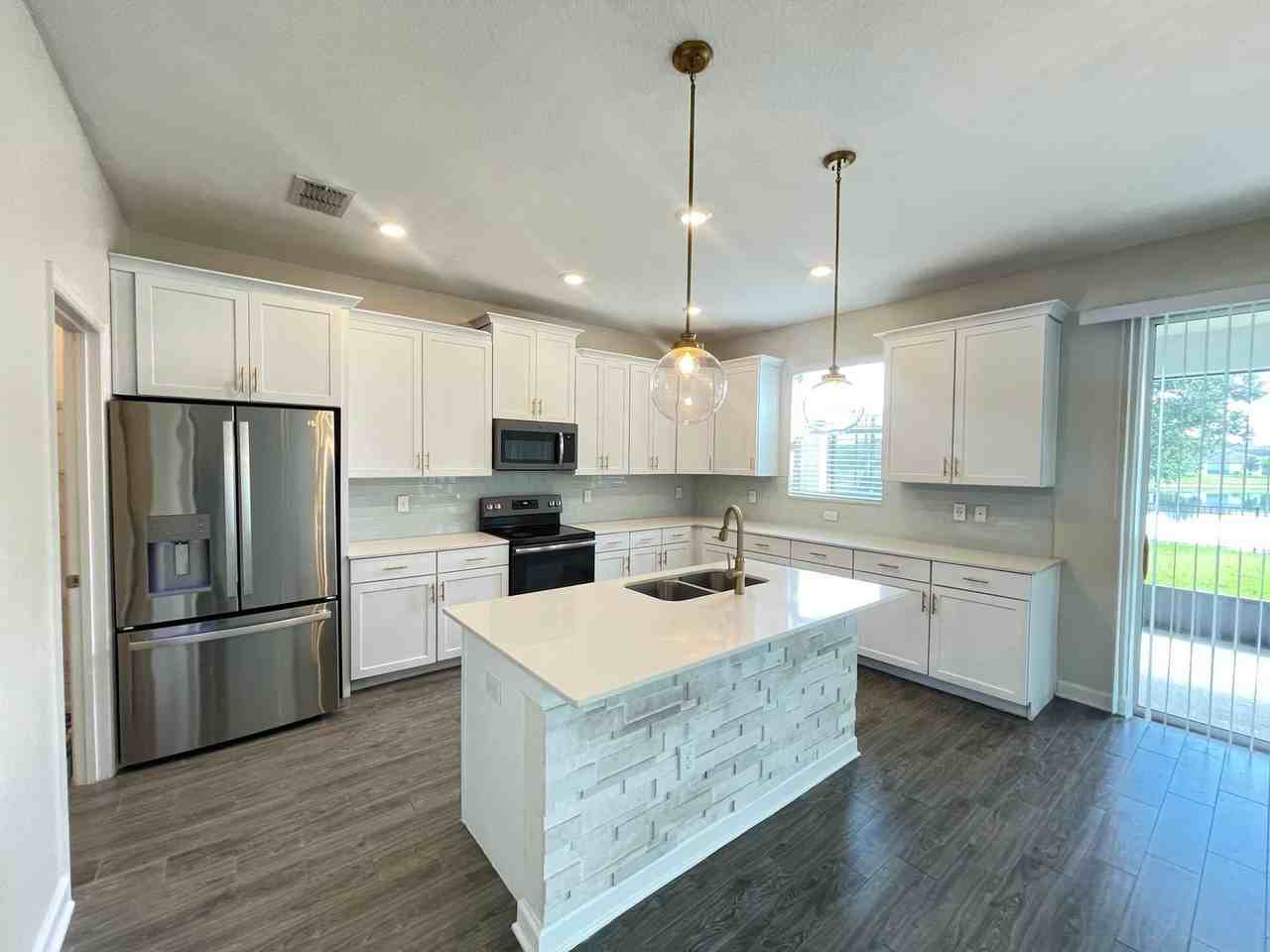10881 Longleaf Woods Dr - Photo 6 of 33
