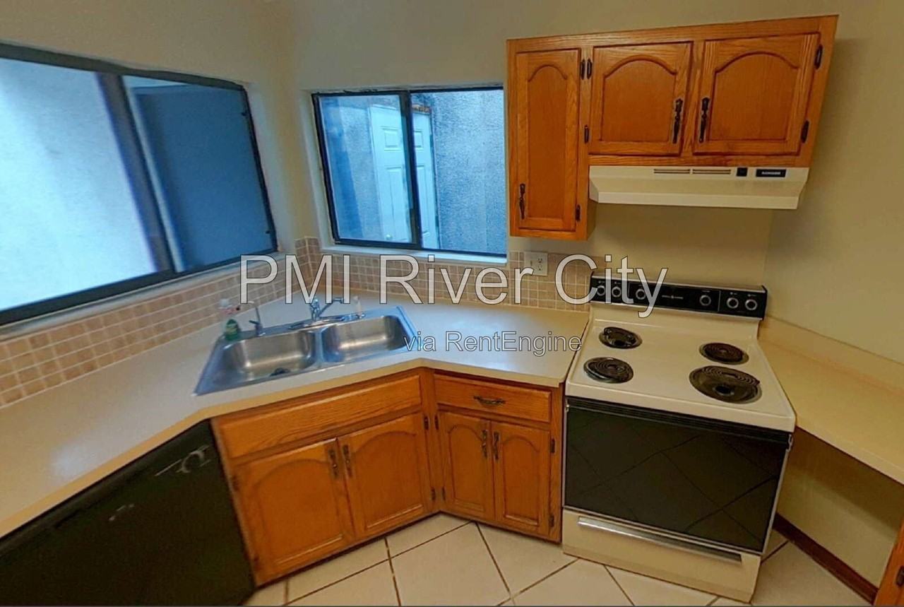1192 Romaine Cir W - Photo 2 of 18