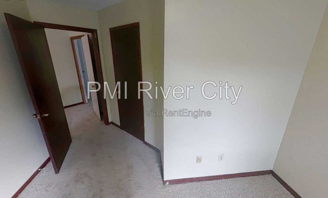 1192 Romaine Cir W - Photo 6 of 18