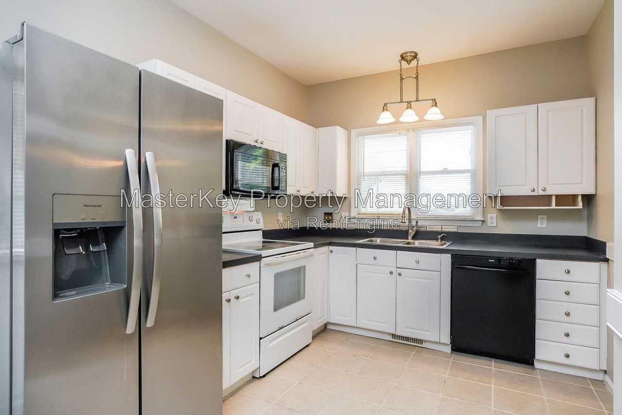 1600 Nesfield Pl - Photo 2 of 30