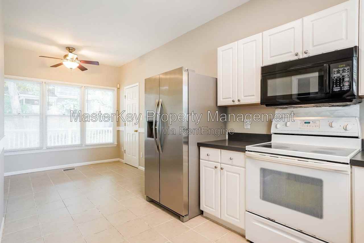 1600 Nesfield Pl - Photo 3 of 30