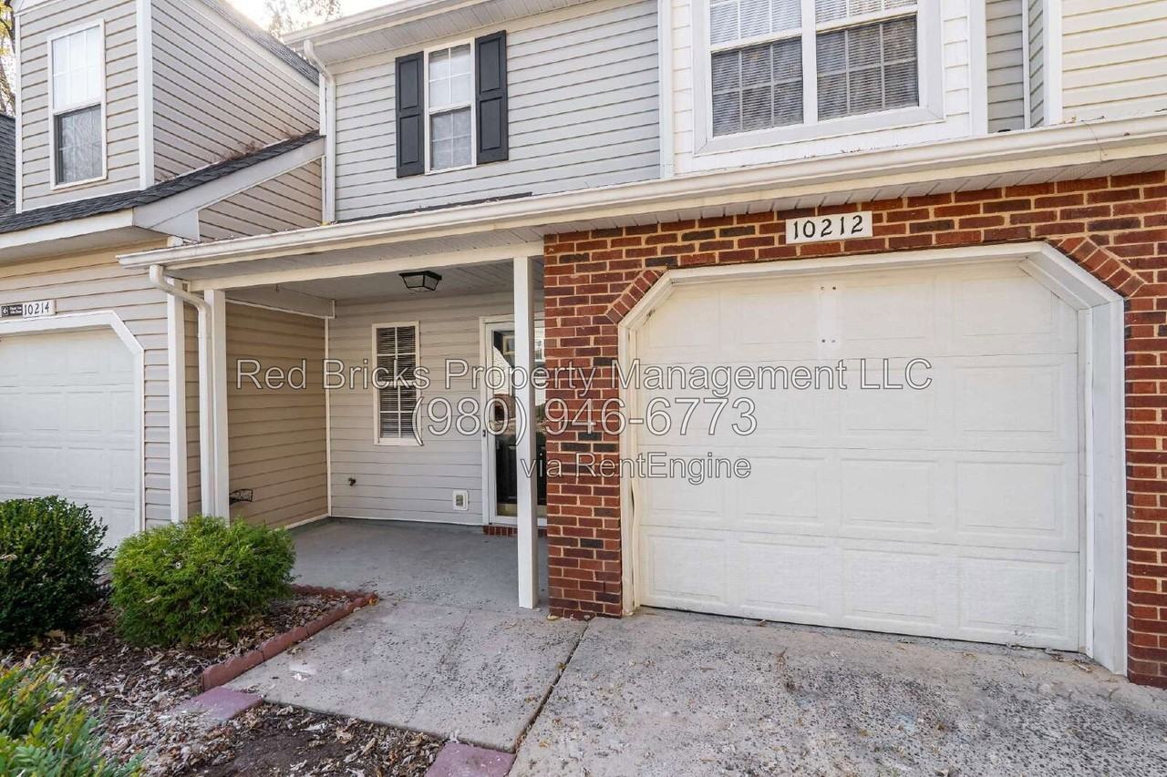 10212 University Park Ln - Photo 2 of 25