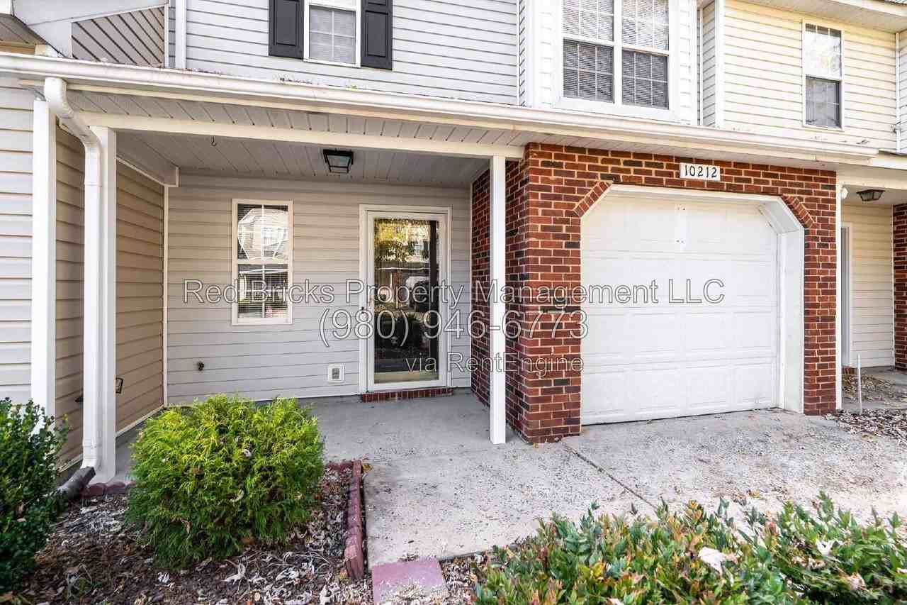 10212 University Park Ln - Photo 3 of 25