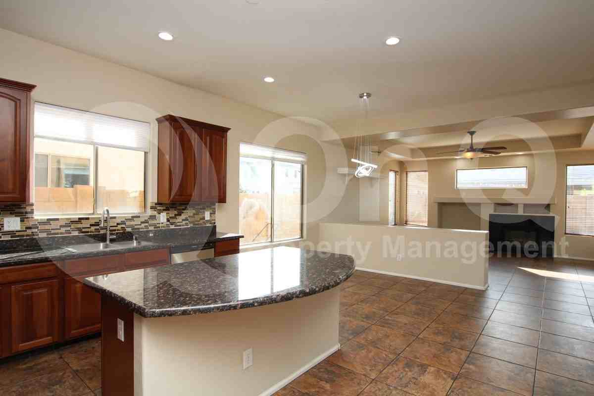 4226 E Buckboard Rd - Photo 3 of 32
