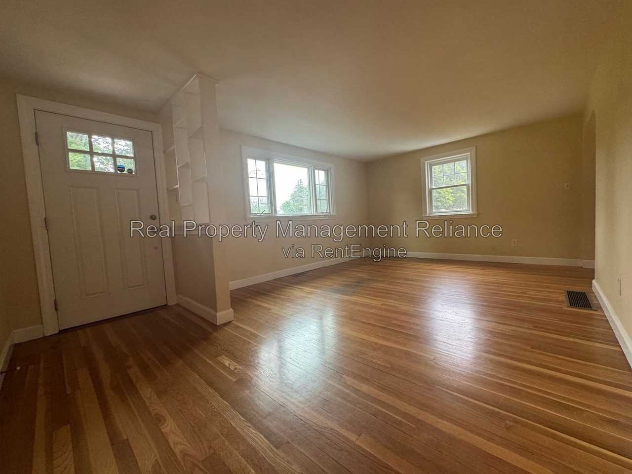 78 Memorial Dr - Photo 2 of 18