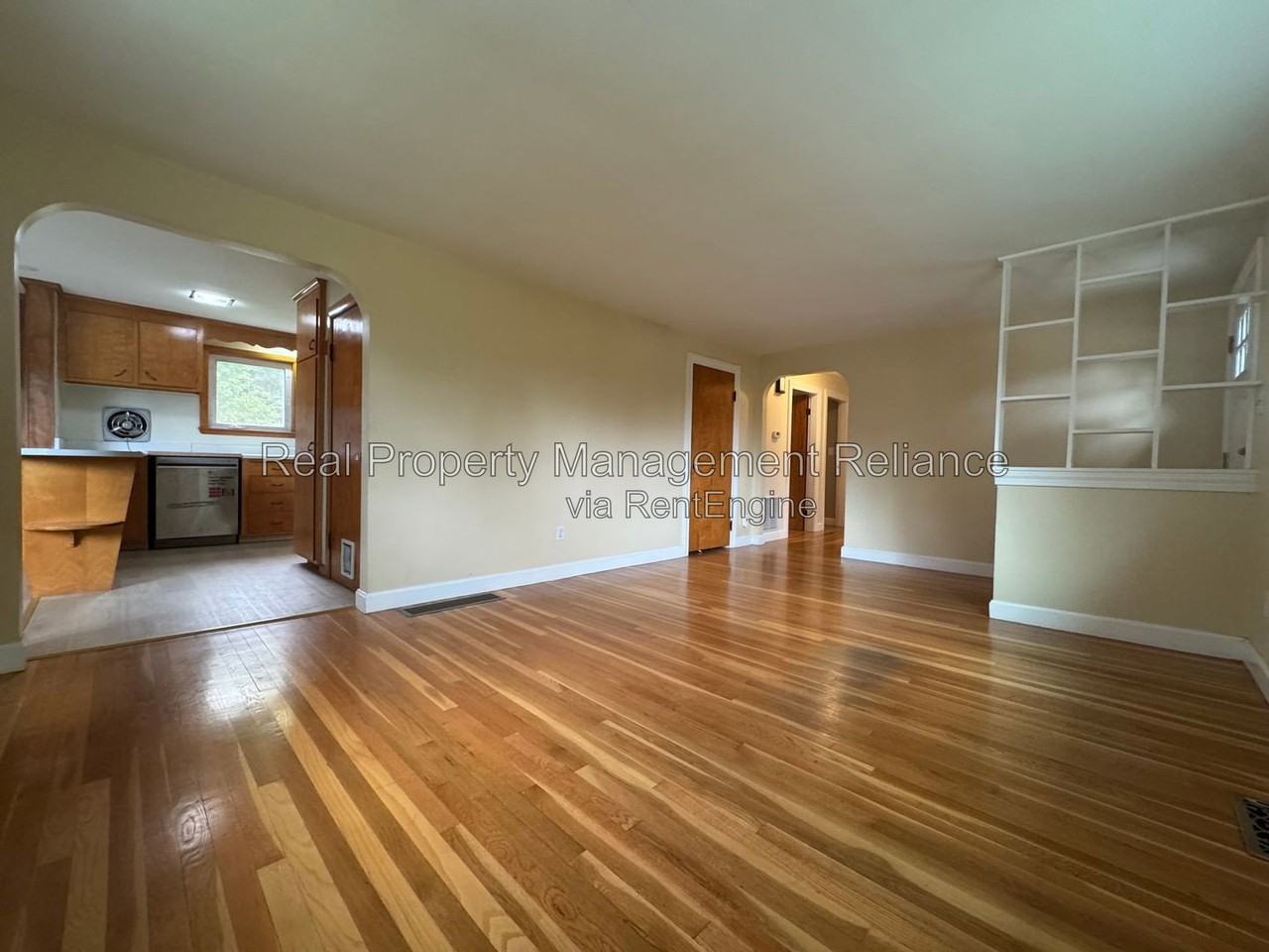78 Memorial Dr - Photo 3 of 18