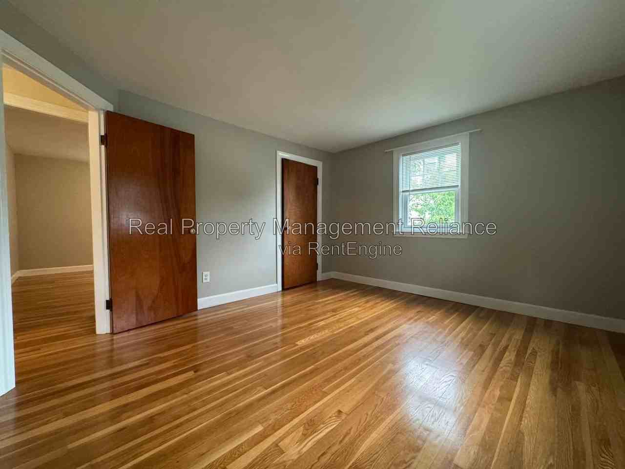 78 Memorial Dr - Photo 4 of 18