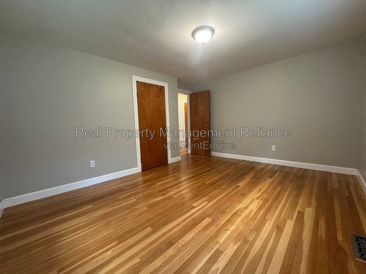 78 Memorial Dr - Photo 5 of 18