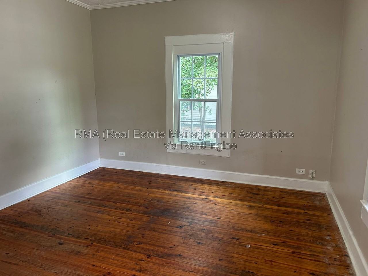 132 Peachtree St - Photo 3 of 6