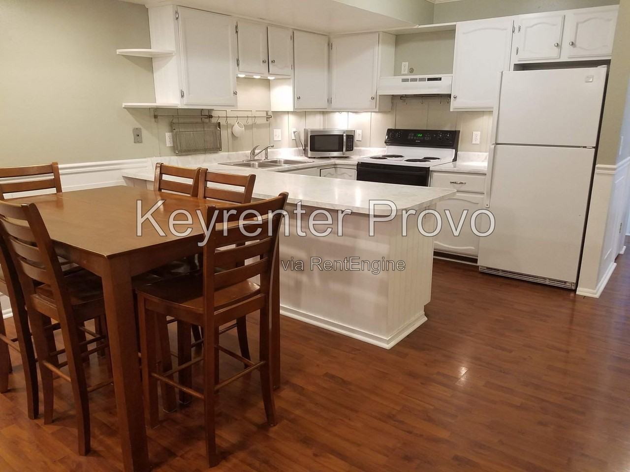 1686 Hickory Ln - Photo 3 of 19