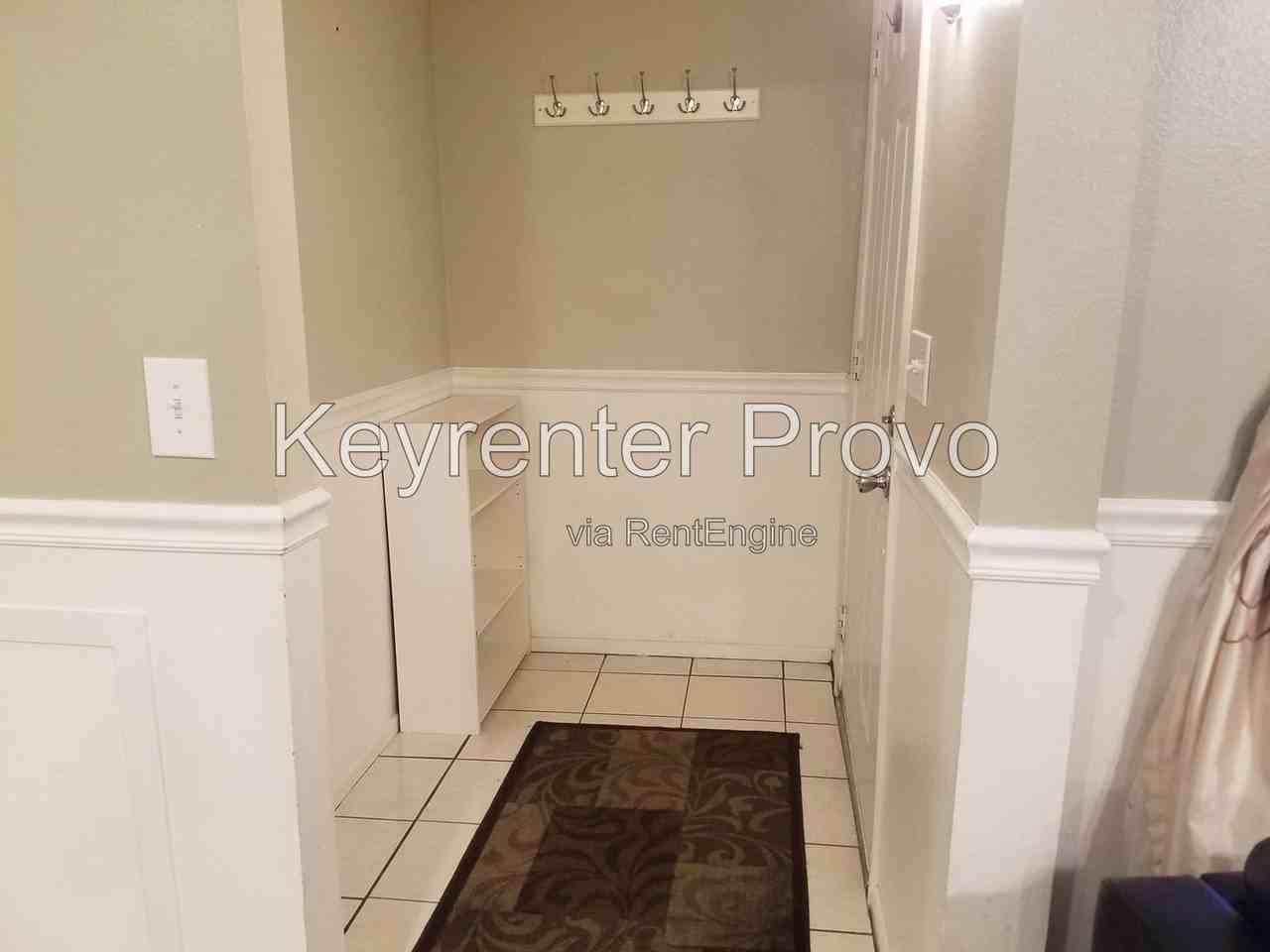 1686 Hickory Ln - Photo 4 of 19