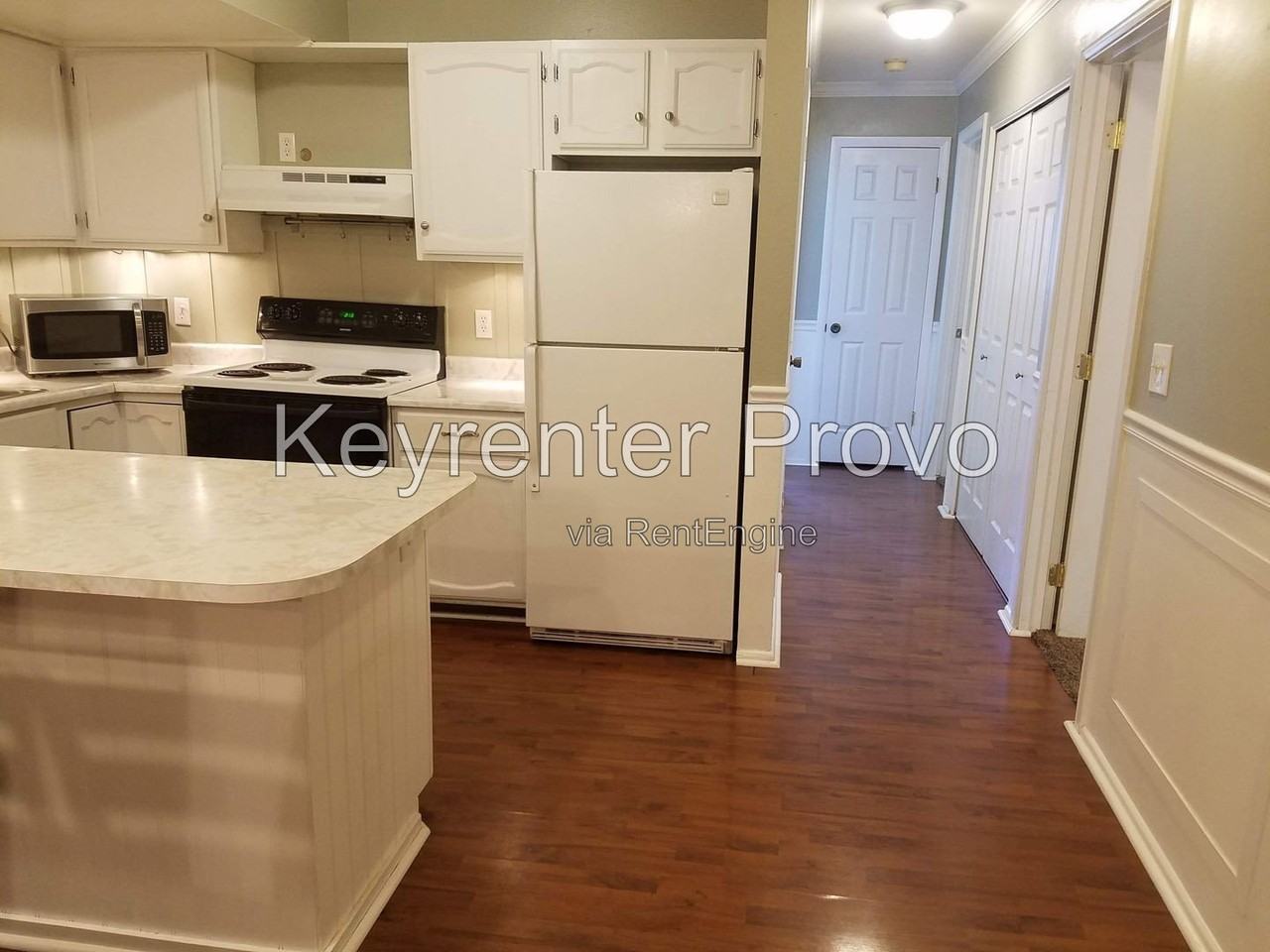 1686 Hickory Ln - Photo 7 of 19
