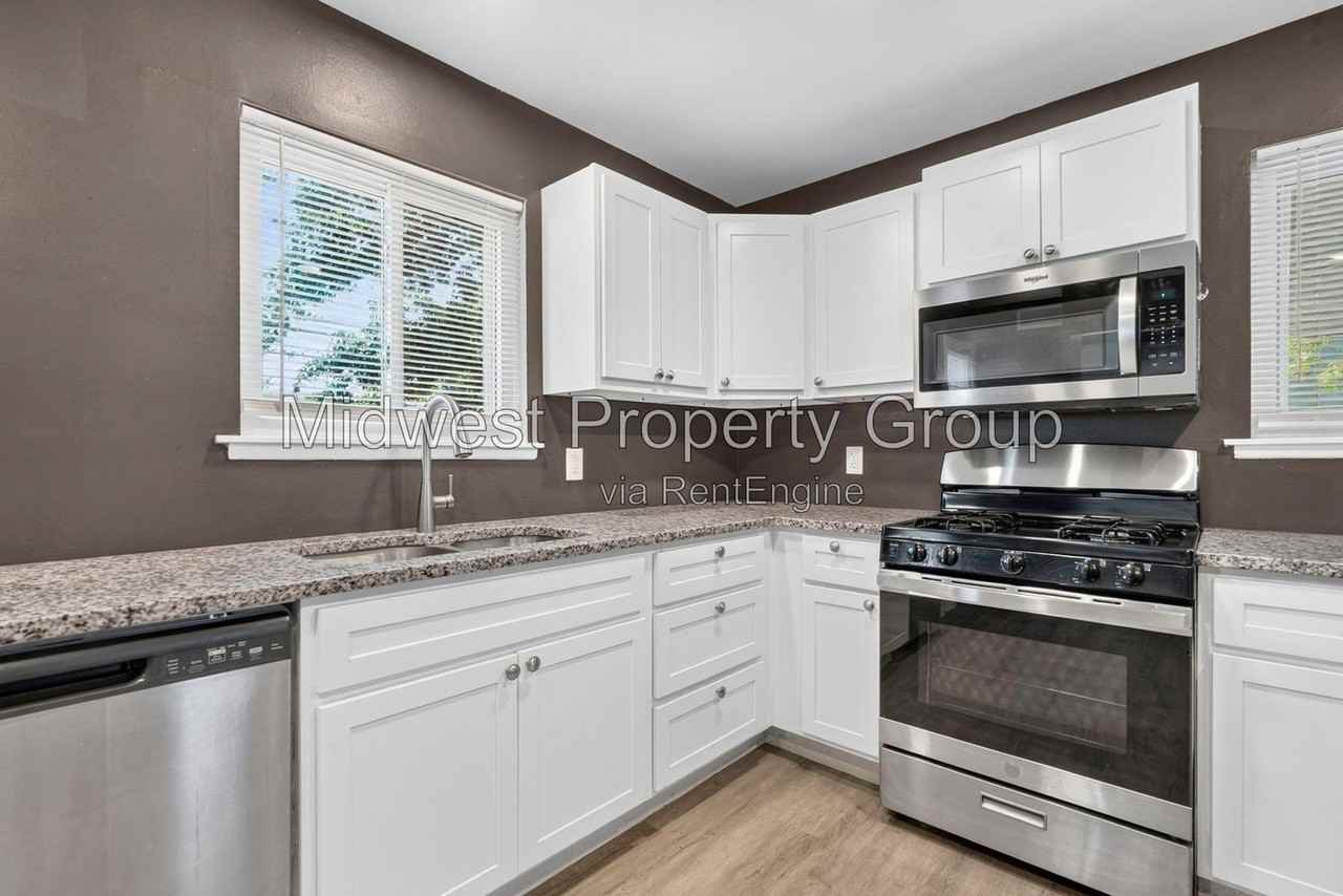 690 Central Pkwy - Photo 7 of 22