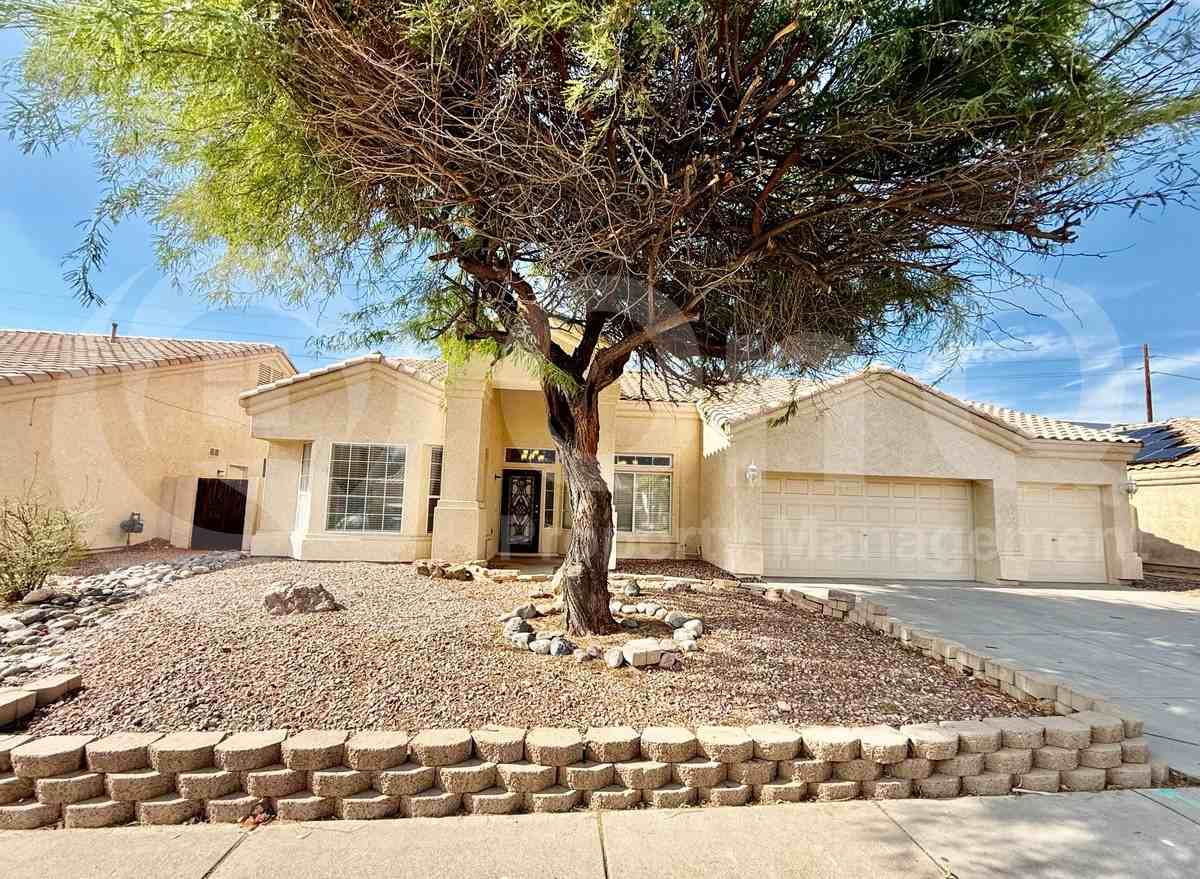 11130 W Dana Ln - Photo 2 of 27