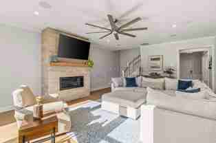 109 Sandy Bend Dr - Photo 1 of 1