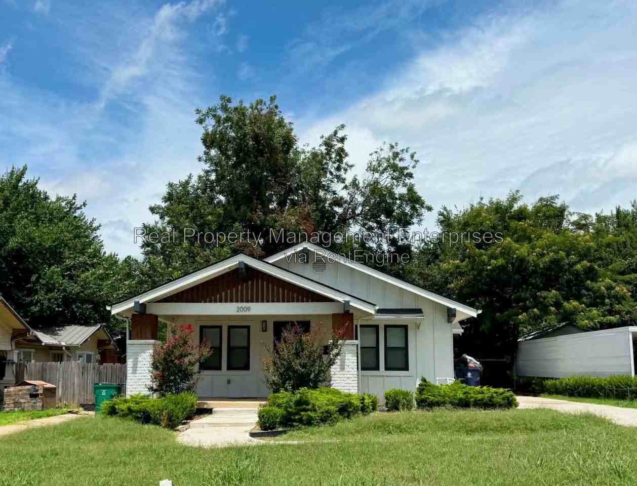2009 Nw 12th St - Photo 2 of 31