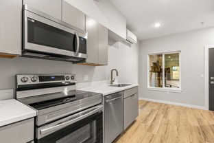 7150 N Greenwich Ave #6 - Photo 1 of 1