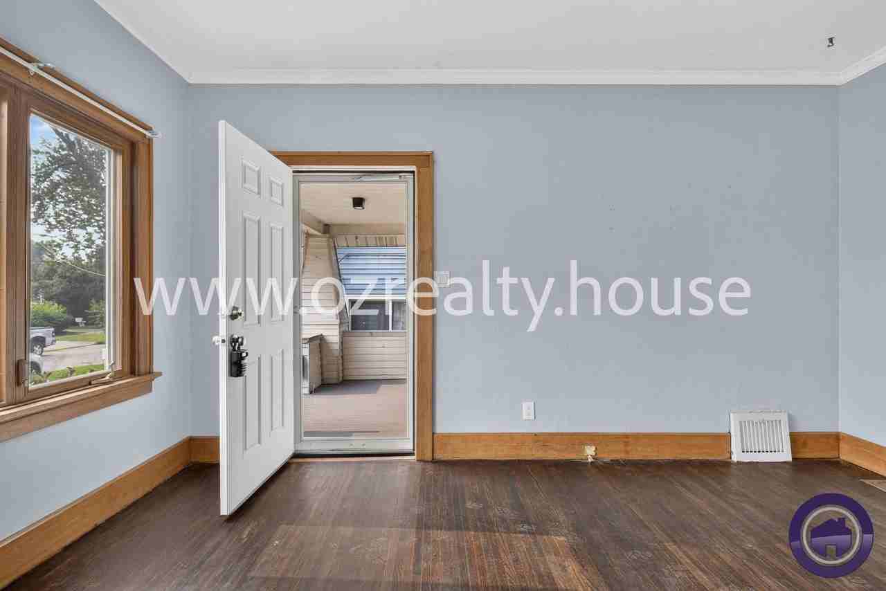 920 Wright Ave - Photo 3 of 17