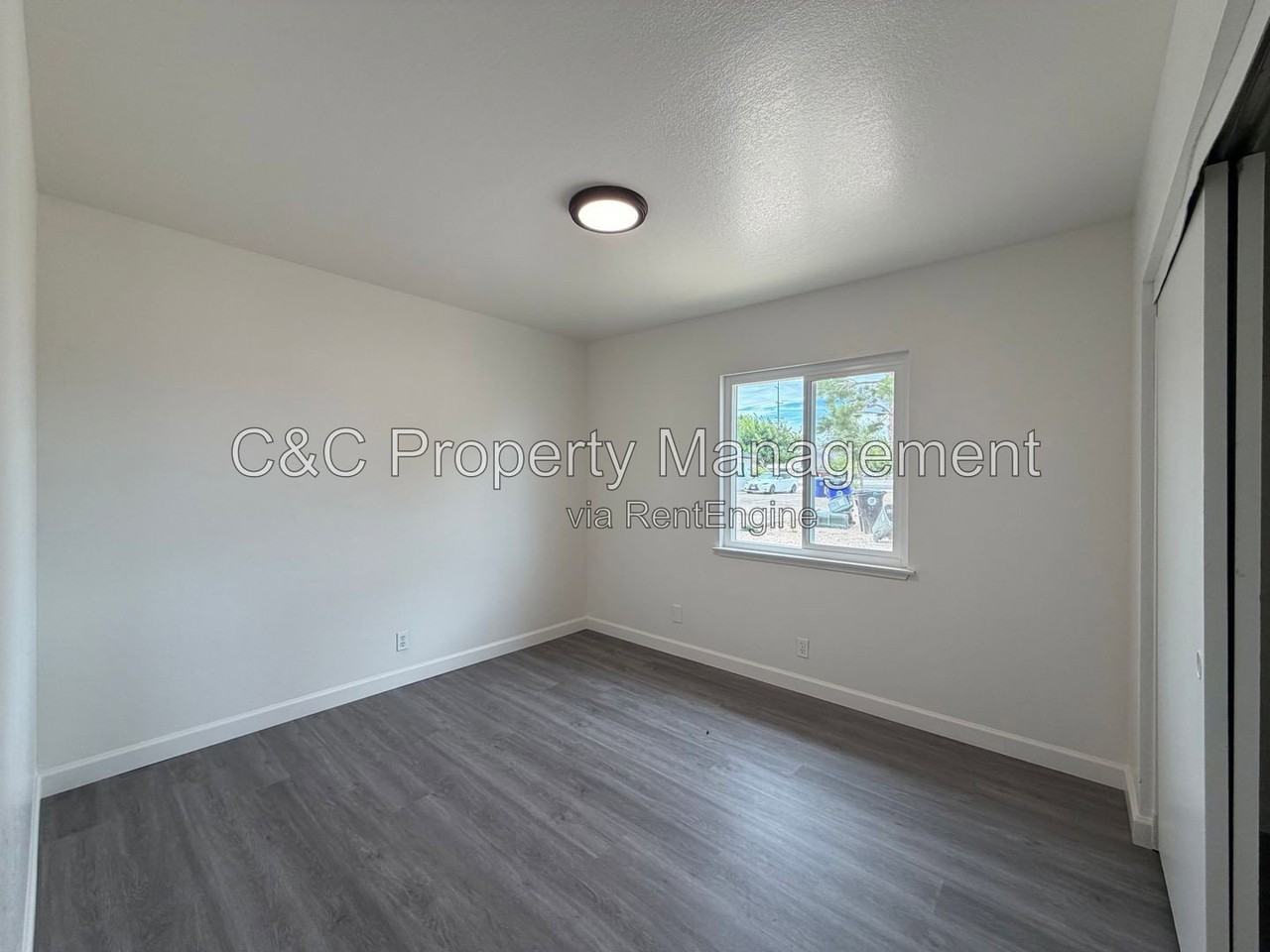 21490 Bear Valley Rd #A - Photo 4 of 8
