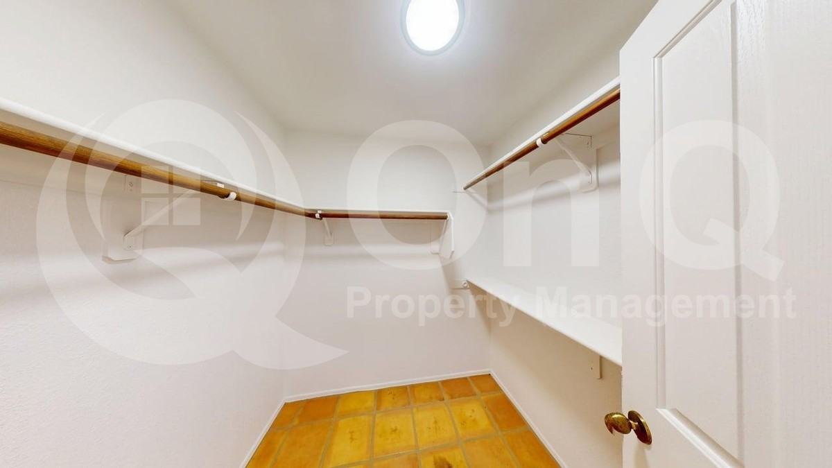 461 S Magnolia Ave - Photo 4 of 20