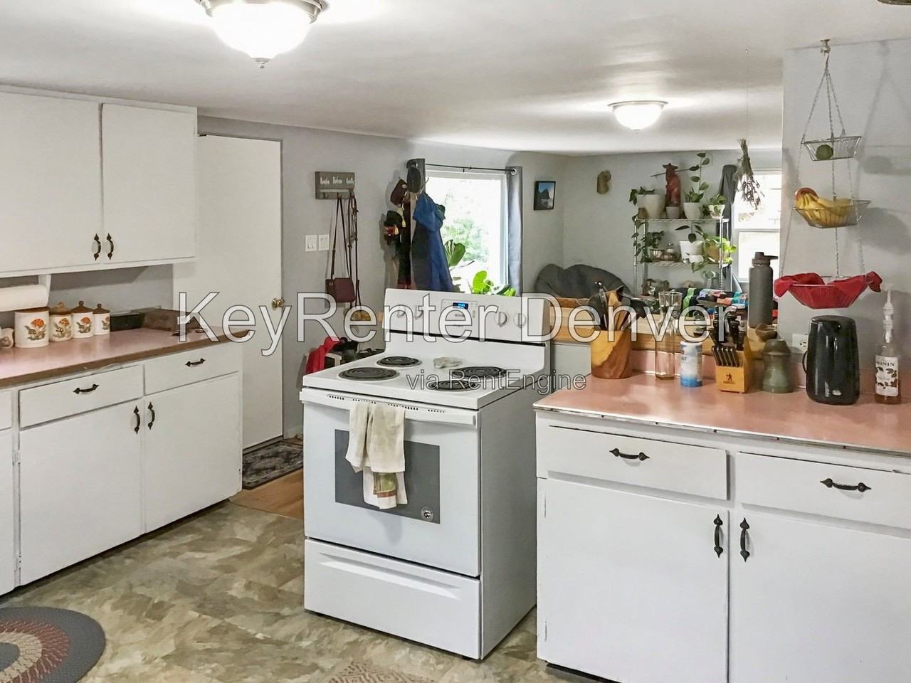 812 5th St #C - Photo 4 of 16