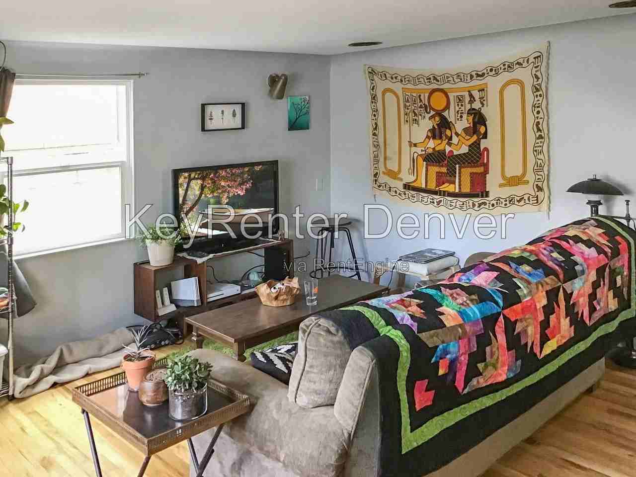 812 5th St #C - Photo 6 of 16