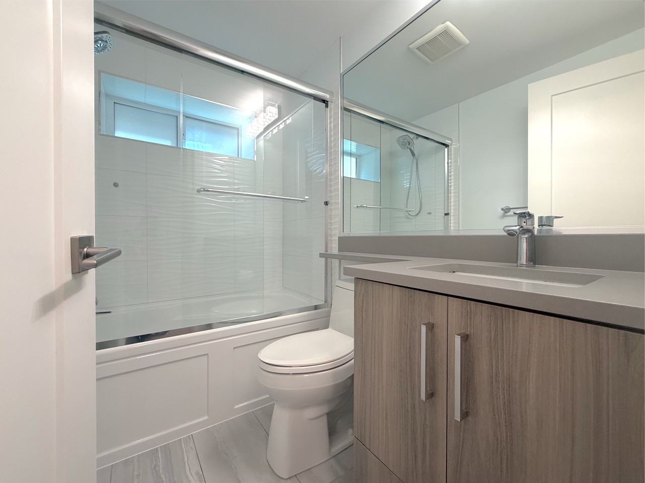 5040 Pioneer Ave - Photo 3 of 7