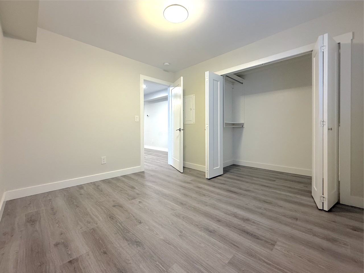 5040 Pioneer Ave - Photo 6 of 7