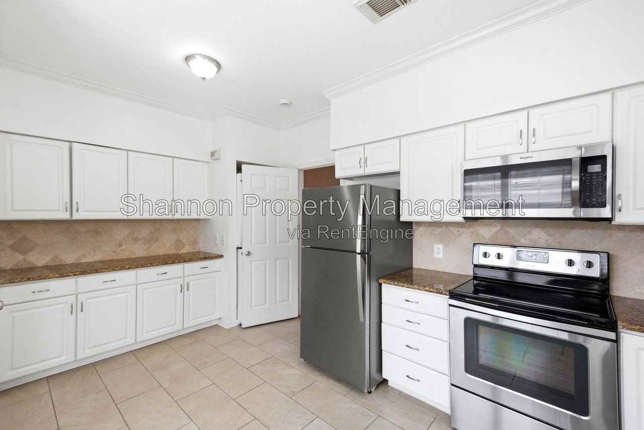 2409 North Blvd #A - Photo 6 of 24