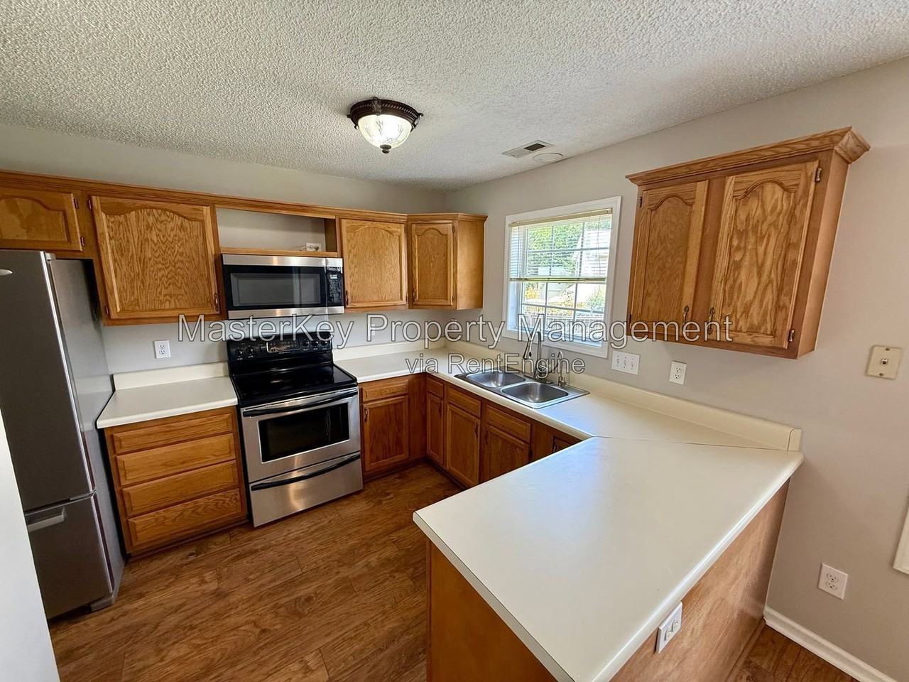 703 Swan Hill Ct - Photo 2 of 23