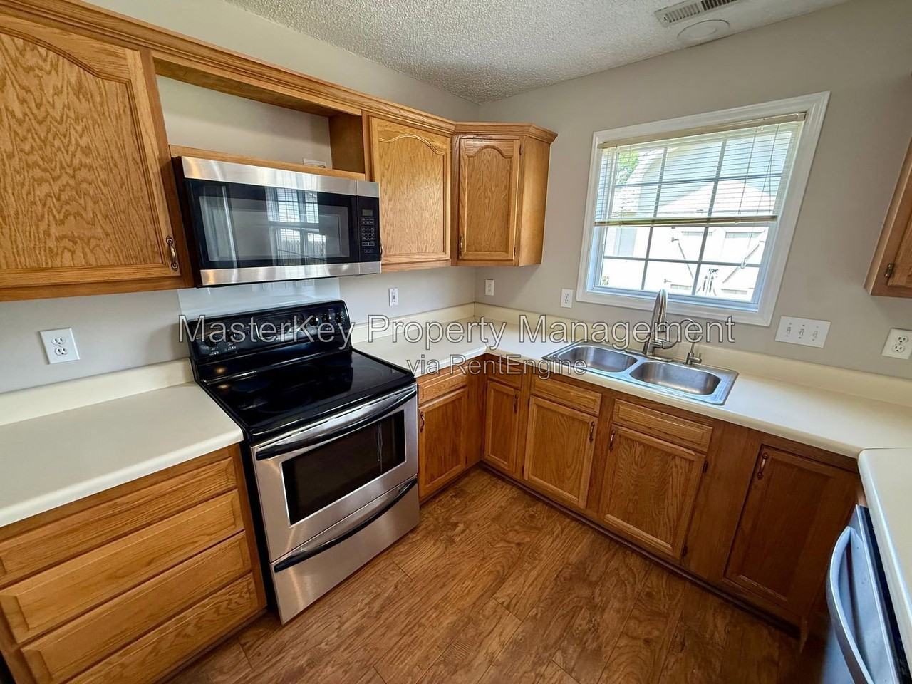 703 Swan Hill Ct - Photo 3 of 23